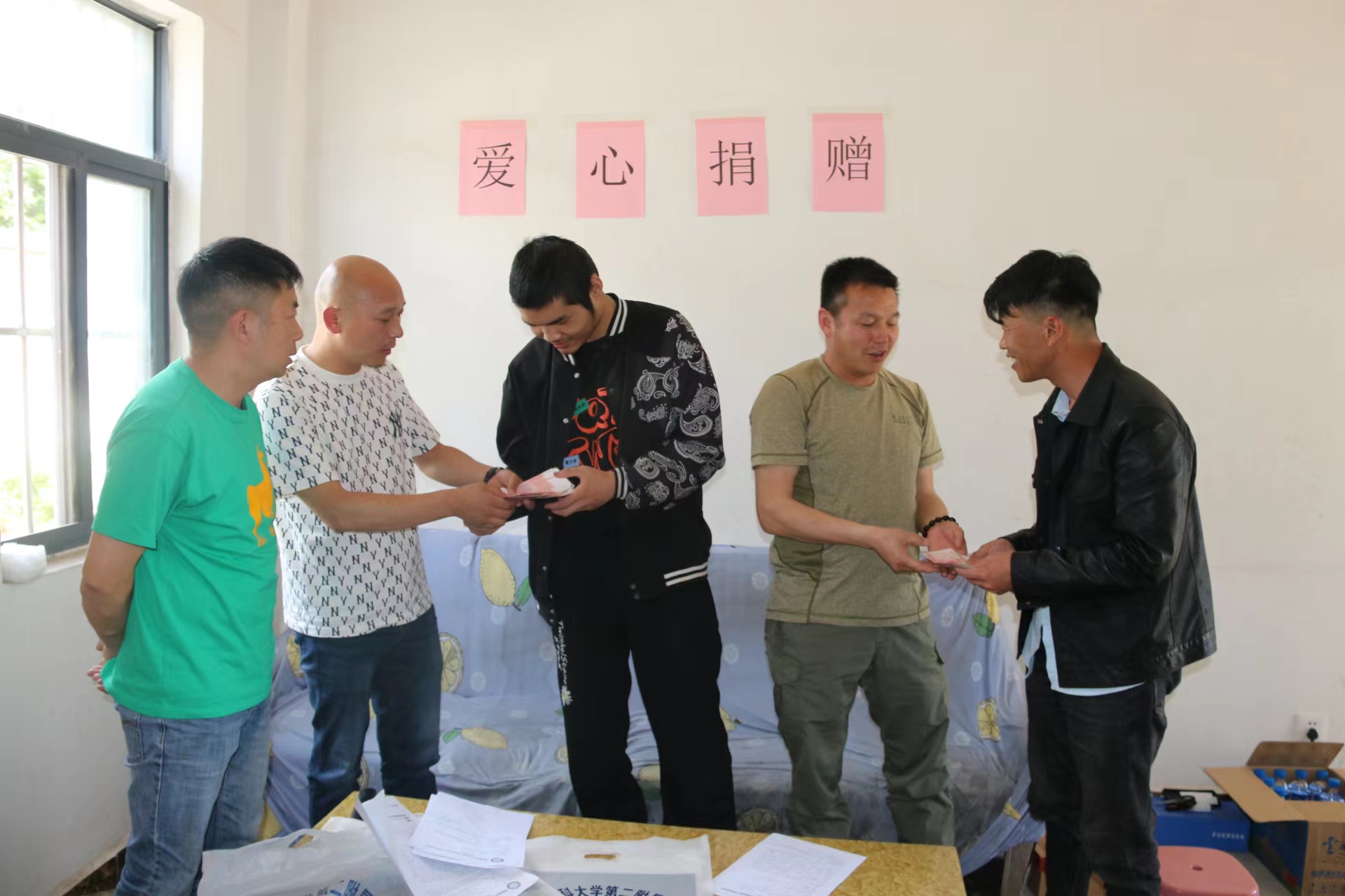 “予人玫瑰手留余香”